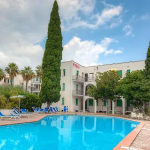Riviera 2*, Pietra Ligure Italia